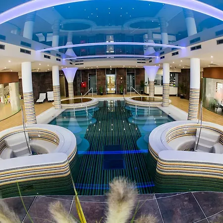 酒店 Borostyan Medhotel 4*